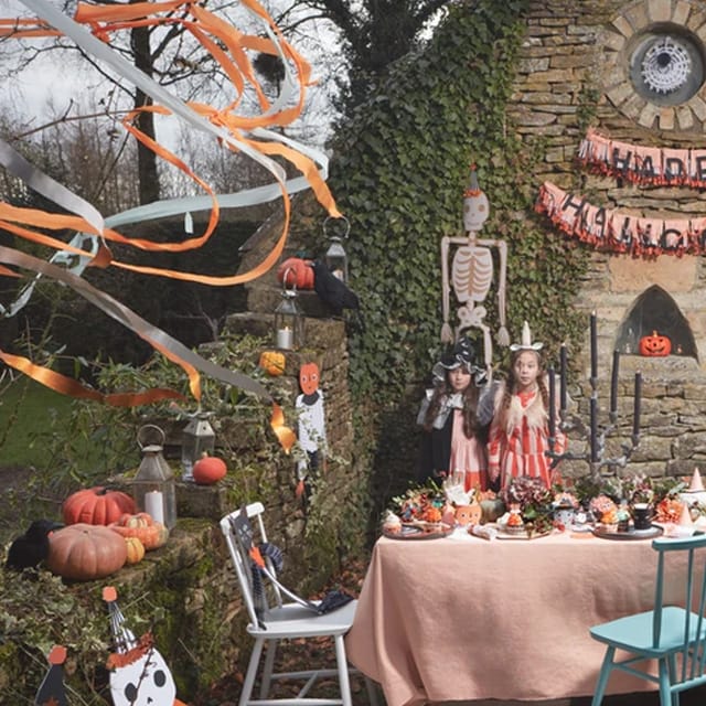 216280-vintage-halloween-crepe-papier-streamers-5-20220906142301